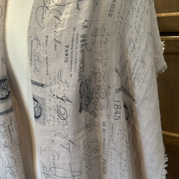 CHIC 2 PARIS THEME wrap up scarf - Picture 3 of 7